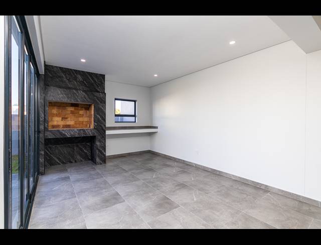 4 BEDROOM FREEHOLD FOR SALE IN SANDOWN